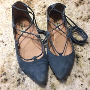 STEVE MADDEN blue suede lace up flats size 7.5